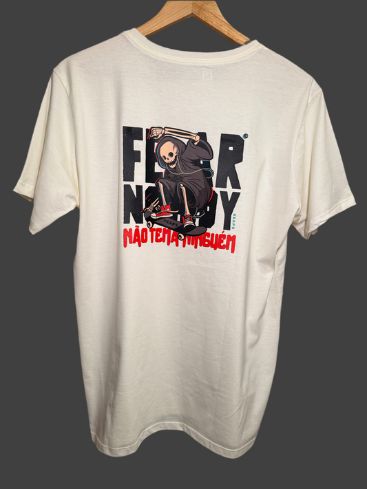 Camiseta Fear Nobody